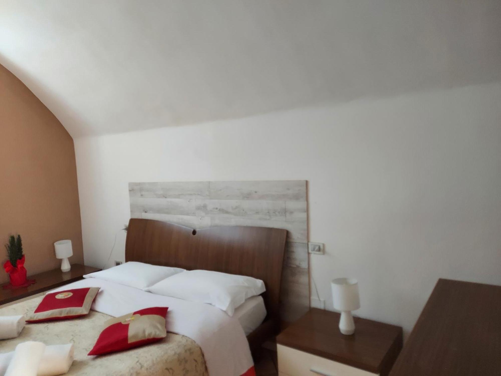 Borgo Vecchio *Dream* Apartment Lonato Bagian luar foto